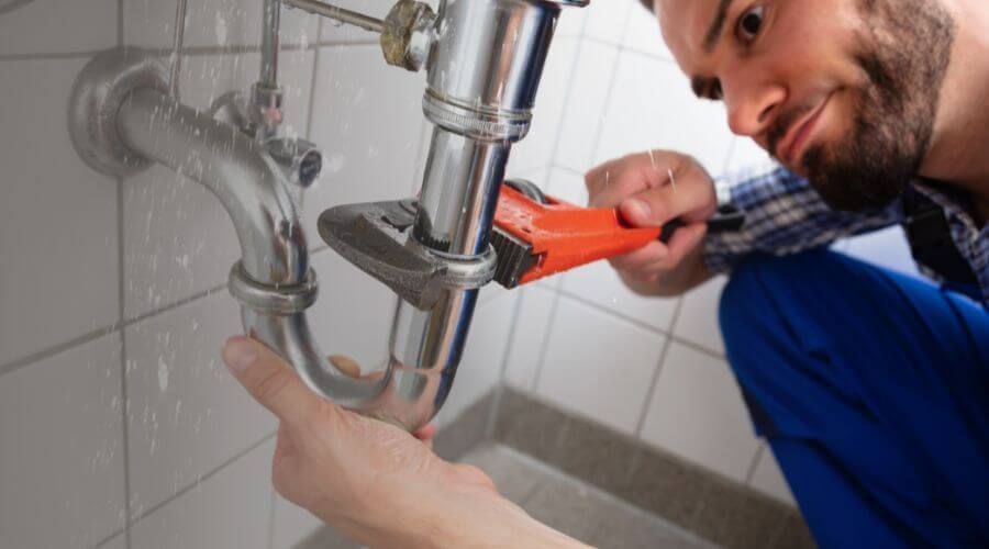 Professional same day plumber in Saratoga, IN